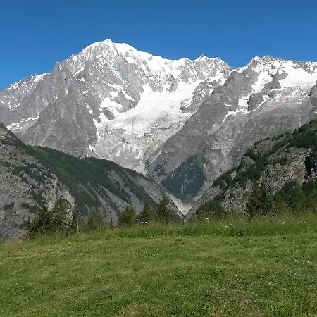 Apartment Mansarda Alpina Di Charme A Casa Sincero Courmayeur